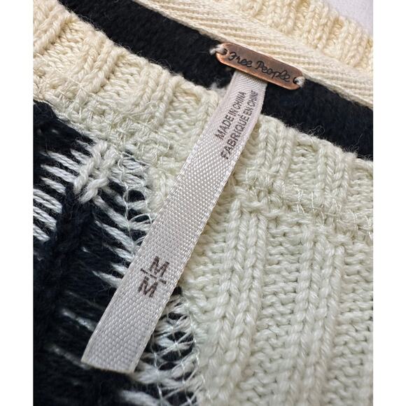 Free People Cream & Black Aztec Design Sweater BOHO Medium - Picture 3 of 4